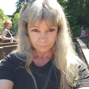 Meet your Posher, Connie